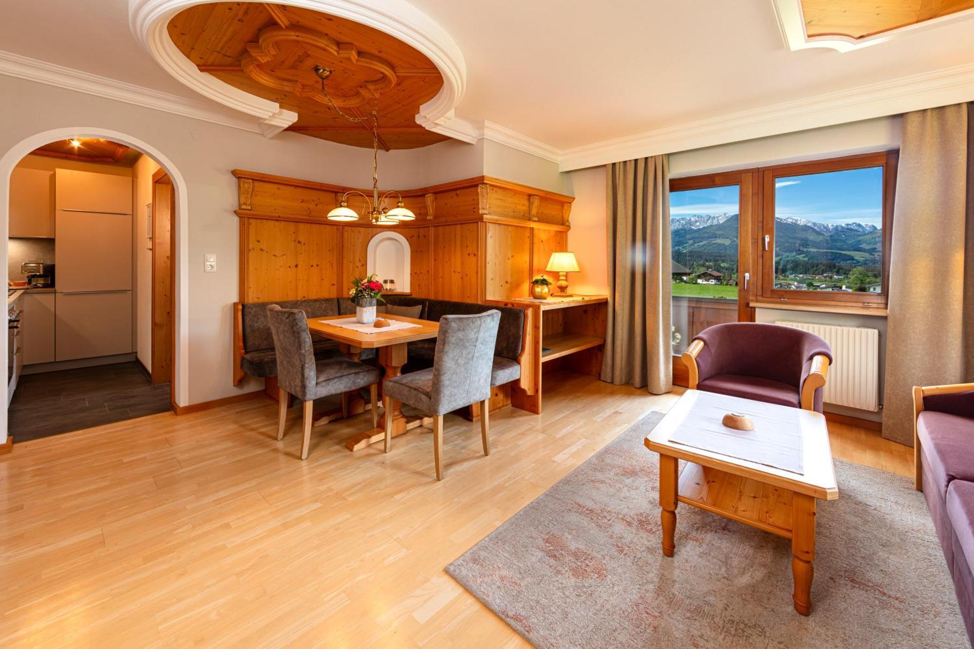 Apartments Tirolerhaus เคิสเซน ภายนอก รูปภาพ